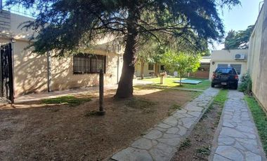 Propiedad con amplio lote