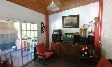 Propiedad con amplio lote