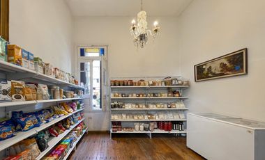 Casona comercial en esquina con local gastronómico y oficina en PA