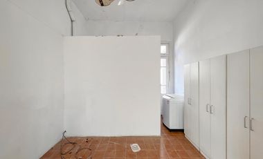 Casona comercial en esquina con local gastronómico y oficina en PA