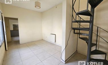 Depto. interno de 2 amb. y 1/2 o 3 amb. en buen estado, en Temperley Este