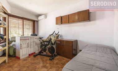 Casa en  Barrio Parque Bernal