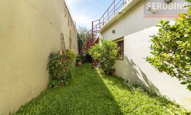 Casa en  Barrio Parque Bernal
