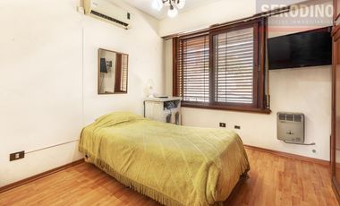 Casa en  Barrio Parque Bernal