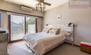 Casa en  Barrio Parque Bernal