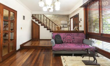 Casa en  Barrio Parque Bernal