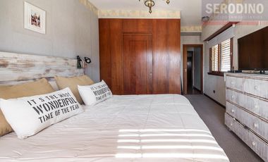 Casa en  Barrio Parque Bernal