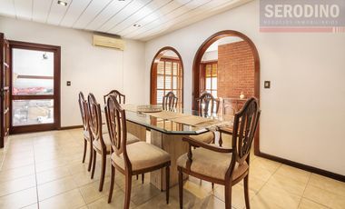 Casa en  Barrio Parque Bernal