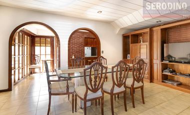 Casa en  Barrio Parque Bernal