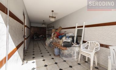 Casa en  Barrio Parque Bernal