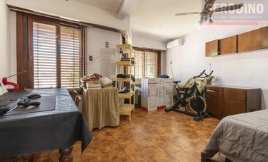 Casa en  Barrio Parque Bernal