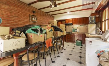 Casa en  Barrio Parque Bernal