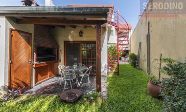 Casa en  Barrio Parque Bernal