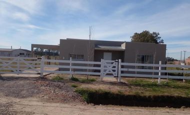 Casa en venta - 2 Dormitorios 1 Baño - Navarro