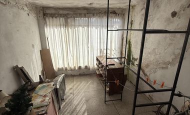 Casa + Local en  Barrio Ameghino