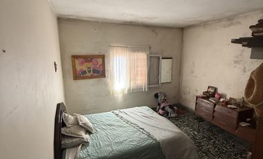 Casa + Local en  Barrio Ameghino