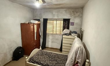 Casa + Local en  Barrio Ameghino