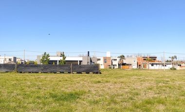 Lote 768m2, Juana Azurduy casi esquina Rene Favaloro, Funes Town - Funes.