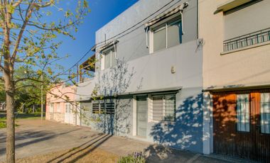 CASA EN VENTA - 528 E/ 6 Y 7 - LA PLATA