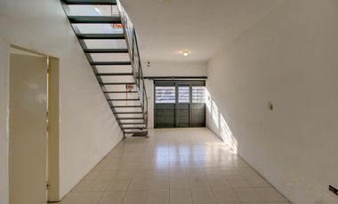 CASA EN VENTA - 528 E/ 6 Y 7 - LA PLATA