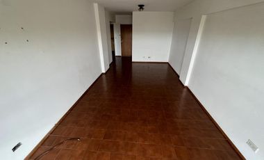 DEPTO 2 DORM PLENO CENTRO CALLE INDEPENDENCIA