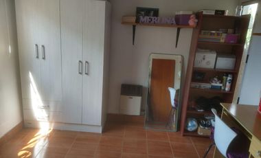 PH en venta - 4 Dormitorios 2 Baños - Cochera - La Plata