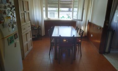 PH en venta - 4 Dormitorios 2 Baños - Cochera - La Plata