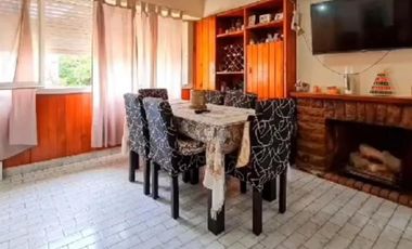 PH en venta - 4 Dormitorios 2 Baños - Cochera - La Plata