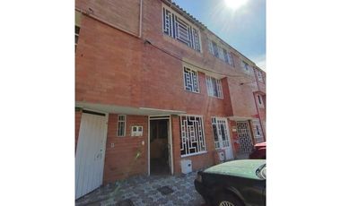 ACSI 1330. Casa en venta en Mosquera, Nueva Castilla