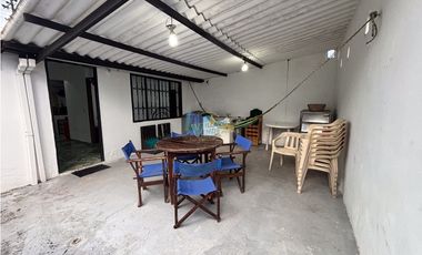 En Venta Casa en Casa con piscina Cumaral (Villa braidy)