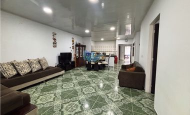 En Venta Casa en Casa con piscina Cumaral (Villa braidy)