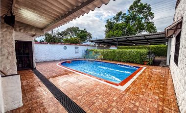 En Venta Casa en Casa con piscina Cumaral (Villa braidy)