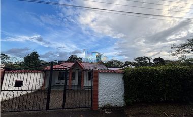 En Venta Casa en Casa con piscina Cumaral (Villa braidy)