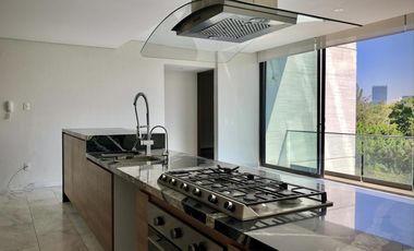 Espectacular departamento con vista al parque, 3 recámaras, 3.5 baños, 3 autos, alberca y gimnasio
