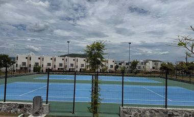 A costado al club de golf Santa Fe