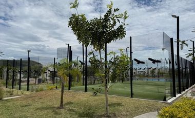 A costado al club de golf Santa Fe