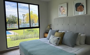 A costado al club de golf Santa Fe