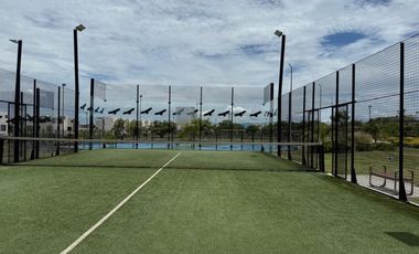 A costado al club de golf Santa Fe