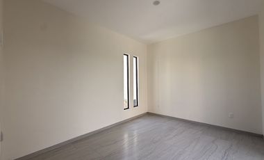 A 2 cuadras de la avenida Teopanzolco