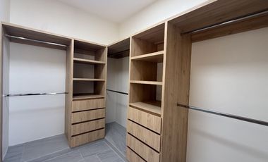 A 2 cuadras de la avenida Teopanzolco