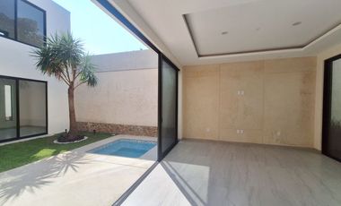 A 2 cuadras de la avenida Teopanzolco