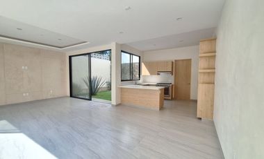 A 2 cuadras de la avenida Teopanzolco