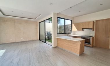 A 2 cuadras de la avenida Teopanzolco