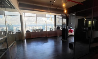 OFICINA EN AVENIDA BALBOA PH BICSA FINANCIAL CENTER SEMIAMOBLADA 165M2