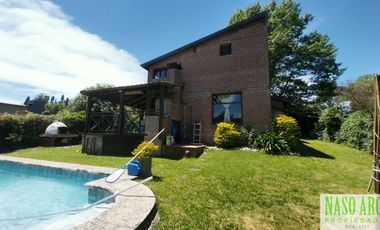 Hermosa propiedad en venta en Sierra de los Padres. Gas natural conectado.