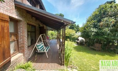 Hermosa propiedad en venta en Sierra de los Padres. Gas natural conectado.