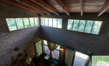 Hermosa propiedad en venta en Sierra de los Padres. Gas natural conectado.