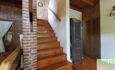 Hermosa propiedad en venta en Sierra de los Padres. Gas natural conectado.