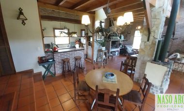 Hermosa propiedad en venta en Sierra de los Padres. Gas natural conectado.