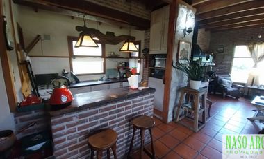 Hermosa propiedad en venta en Sierra de los Padres. Gas natural conectado.